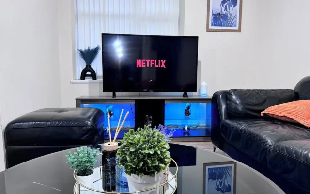The Rich Living Apartment