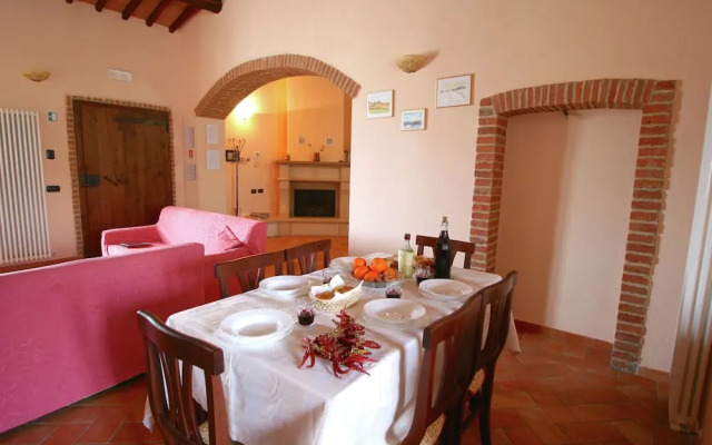 Farmhouse in Asciano With Pool & BBQ