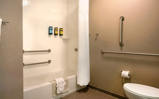 GLō Hotel Asheville-Blue Ridge Parkway