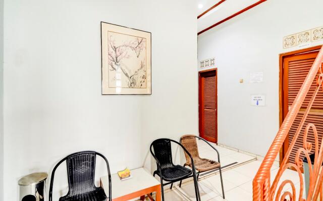 OYO 90048 Teratai Bekasi Guesthouse