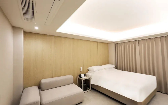 Seoul Inn  by the Designers