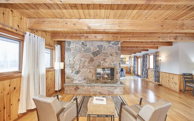 Grand Niagara Estate Lodge