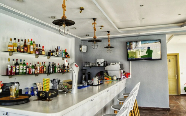SunRose Beach Aparthotel