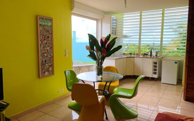 House with One Bedroom in Le Gosier, with Wonderful Sea View, Enclosed Garden And Wifi - 800 M From the Beach