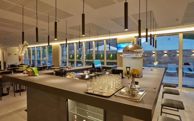 Flix Hotel