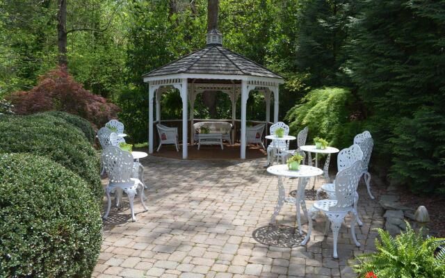 Cedars of Williamsburg Bed & Breakfast