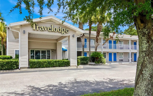Travelodge Suites by Wyndham MacClenny/I-10