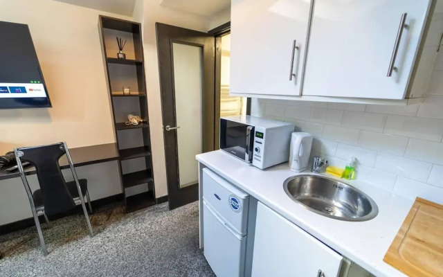 1 Bedroom Studio Near the City