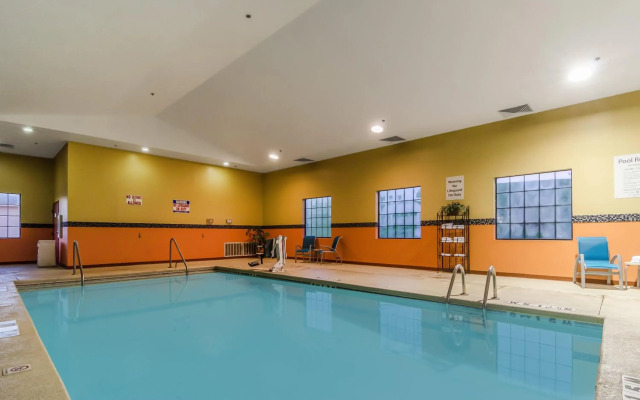 Holiday Inn Express & Suites Vinita by IHG