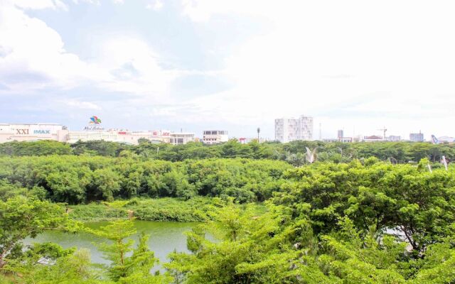 Cozy Studio At Springlake Summarecon Bekasi Apartment