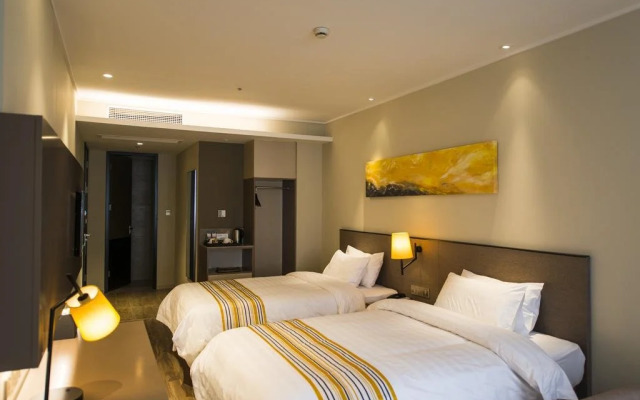 Home Inn Plus Shanghai Chifeng Road Metro Station