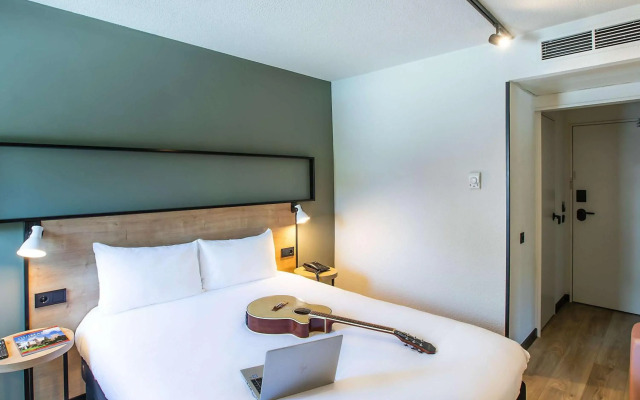 Ibis Guimaraes