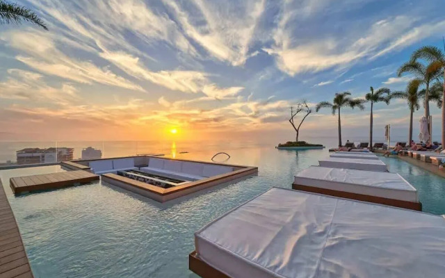 Soho PV Stunning Views Luxury Heated Rooftop Pool