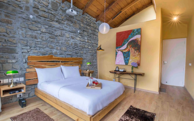 Seclude Ramgarh, Cliff's Edge