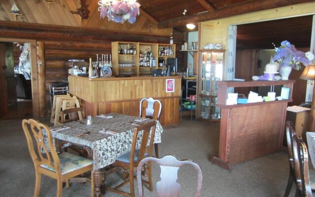 The Surf Lodge and Pub