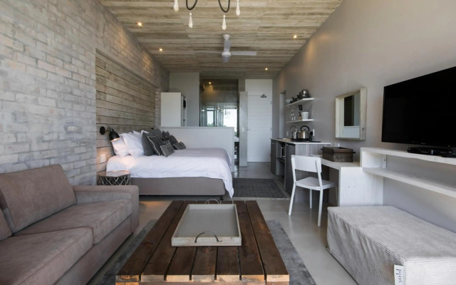 The House Quarters