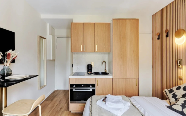 Superbe Studio Tour Eiffel Trocadero by Studioprestige