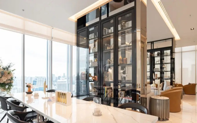 Hyde Sukhumvit 11 By Favstay