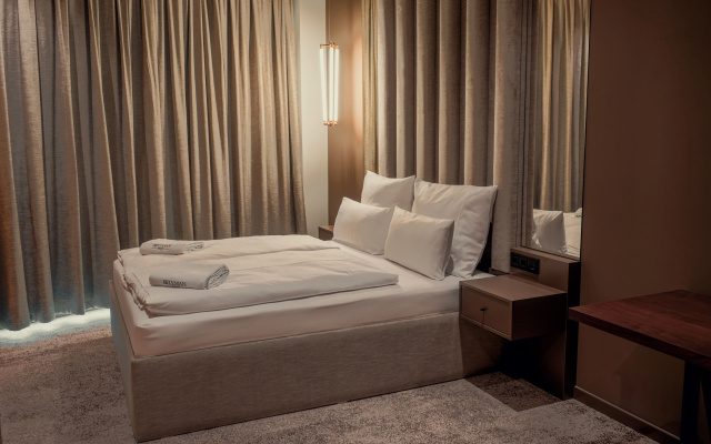 Bellman Hotel