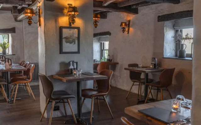 The Crooklands, BW Signature Collection