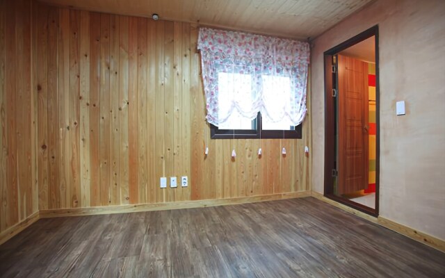 Yongin Tree's Story Pension