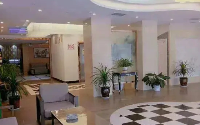 Danfeng Junlin World Theme Hotel