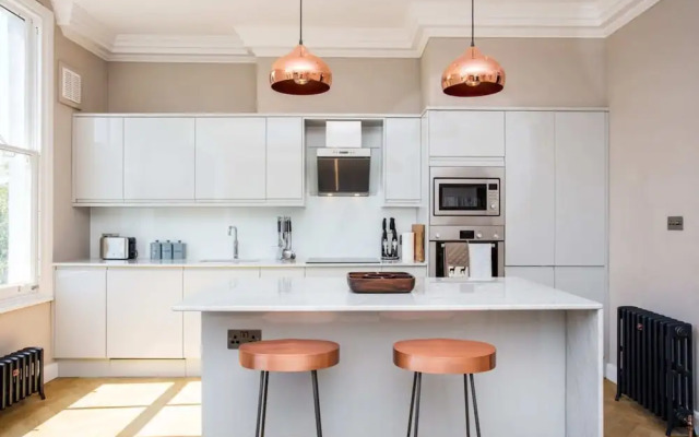 Bright, Vibrant 1 BD Apartment in Sth Hampstead