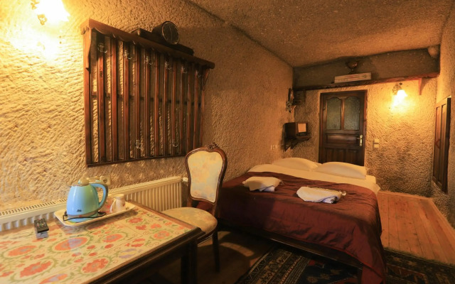Antique Terrace Suites