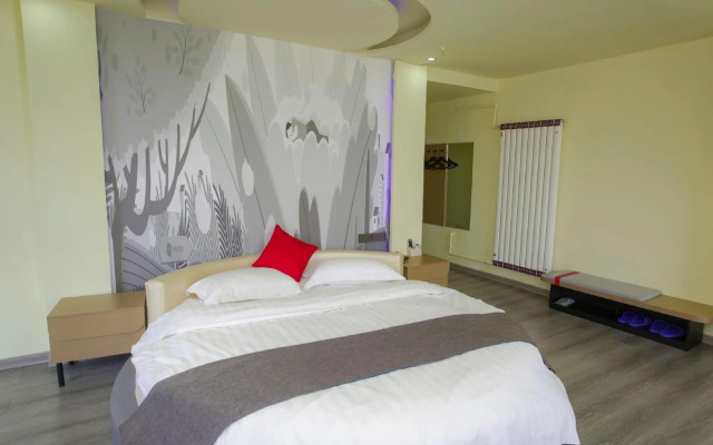 Shankee Hotel (Tengzhou Jinghe Bridge Haishang Mingyue)