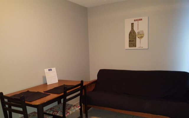 Naramata Courtyard Suites