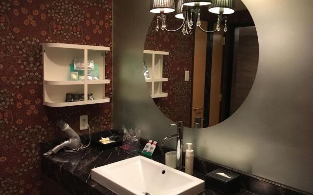 Apricot - Adults only