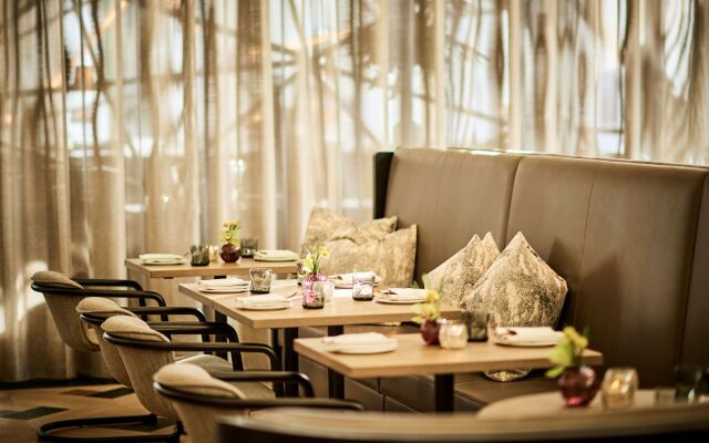 Daxton Hotel Birmingham, Curio Collection by Hilton