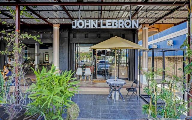 Collection O 91499 John Lebron House