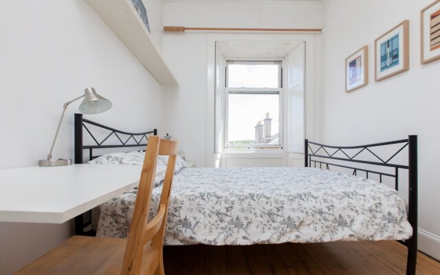 Stylish/spacious/central! Fab Festival Flat For 4