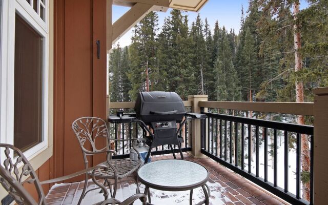 3044 Lone Eagle 2 Bedroom Condo by RedAwning