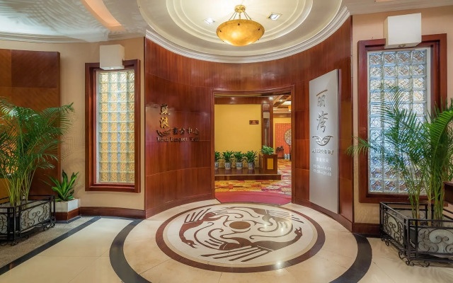 Xiamen International Seaside Hotel (hotel corridor leads to the stone exhibition hall)