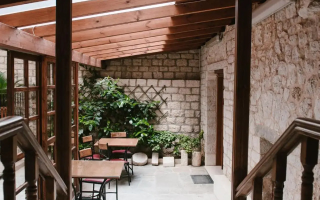 Kentrikon Hotel