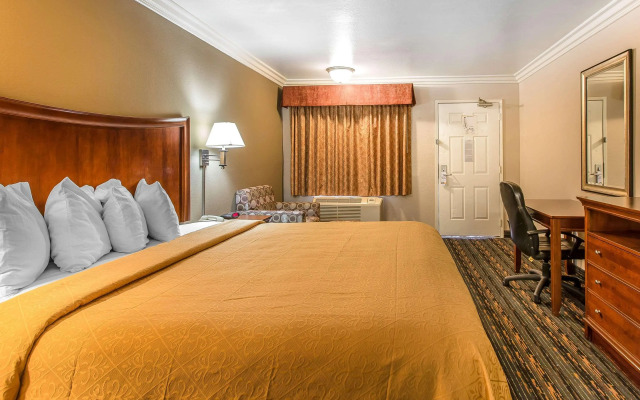 Quality Inn Lake Elsinore I-15