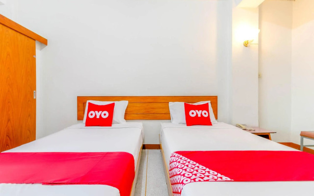 OYO 1161 Sathorn Mansion