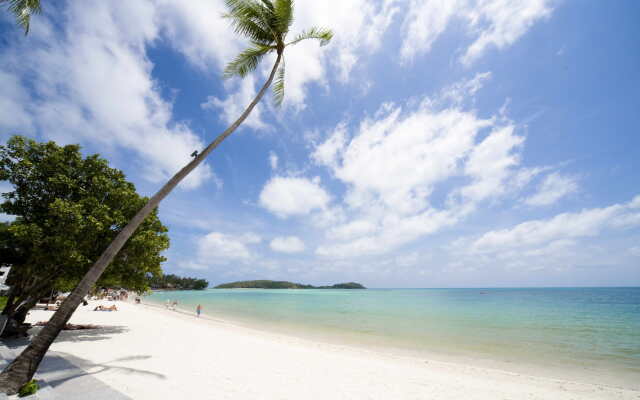 Iyara Beach Hotel And Plaza