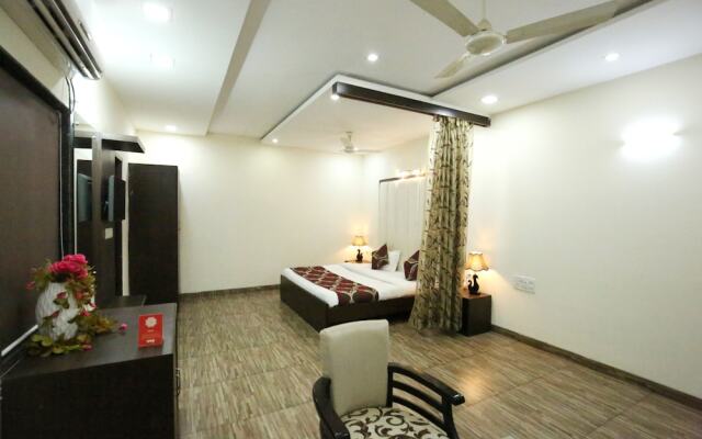 OYO 2660 Hotel Radhe Inn