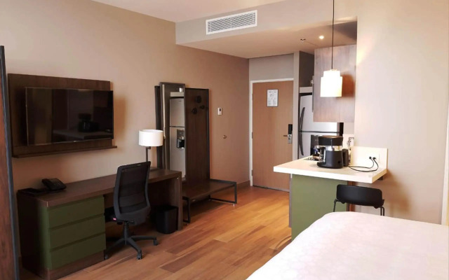 Staybridge Suites Guadalajara Novena by IHG