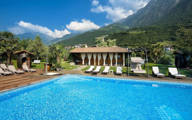Ruster Resort