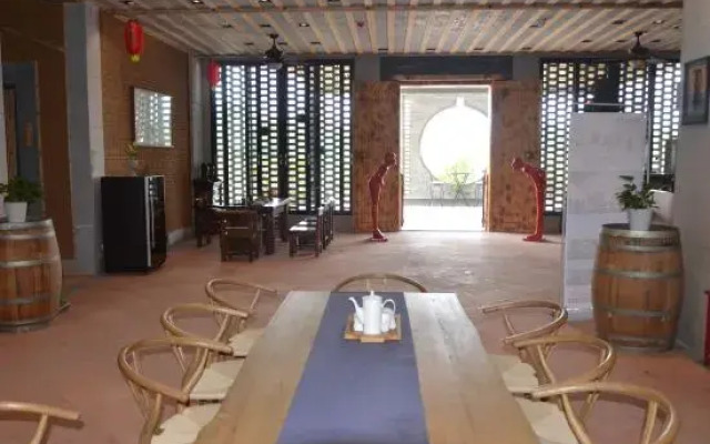 Xiangxi Hostel (Longmen Branch 2)
