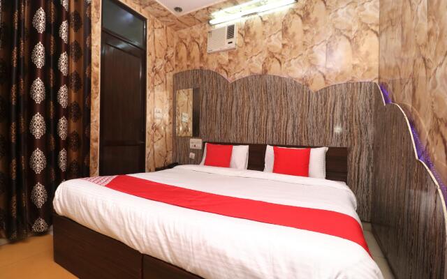 OYO 28162 Hotel Dr Plaza