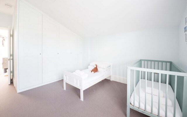 Blissful Battersea Home by Clapham Common