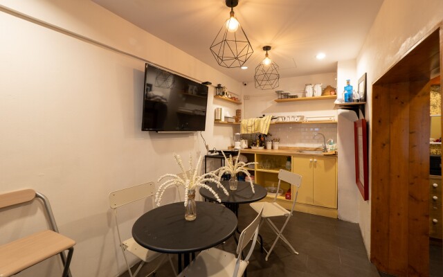 OYO 895 The Onion Hostel