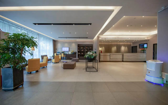 Homeinn Plus Hotel (Changzhou Dinosaur Park Wanda Plaza)