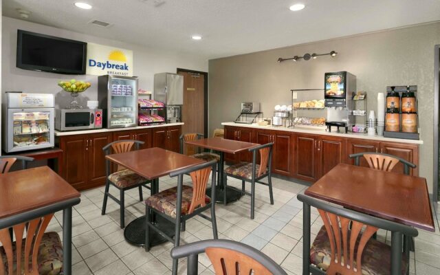 Days Inn By Wyndham Willmar