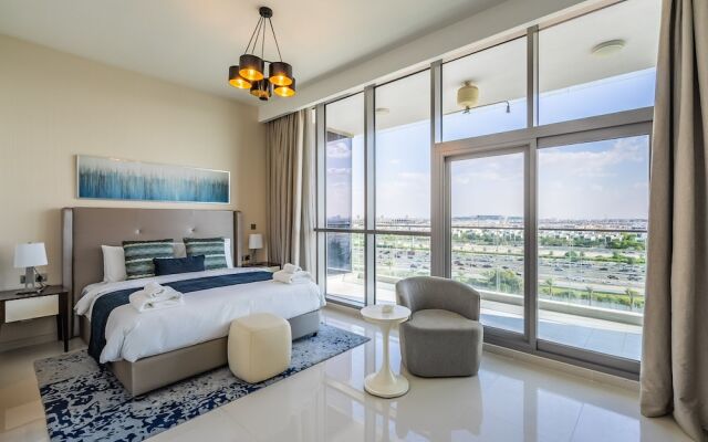 Exquisite Studio With Breathtaking Cityscape View